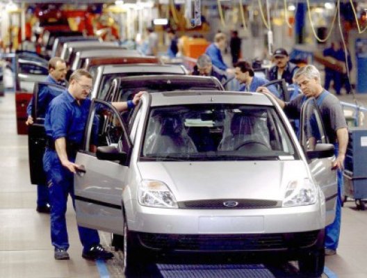 Ford întrerupe activitatea uzinei din Craiova
